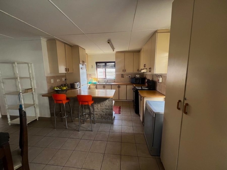 4 Bedroom Property for Sale in Britannia Bay Western Cape